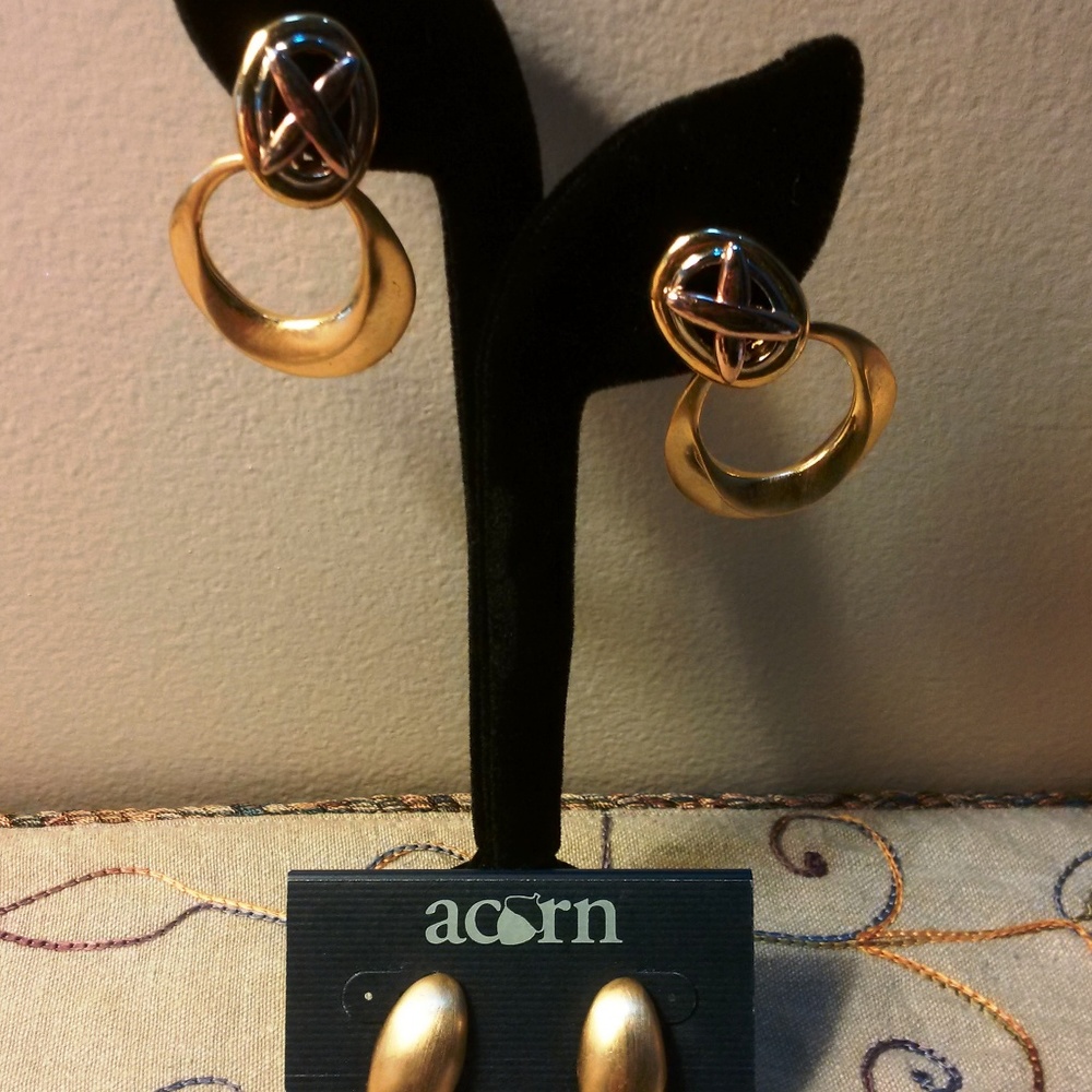 6 pc CLIP-on Earrings Acorn CLIP Hoops Button